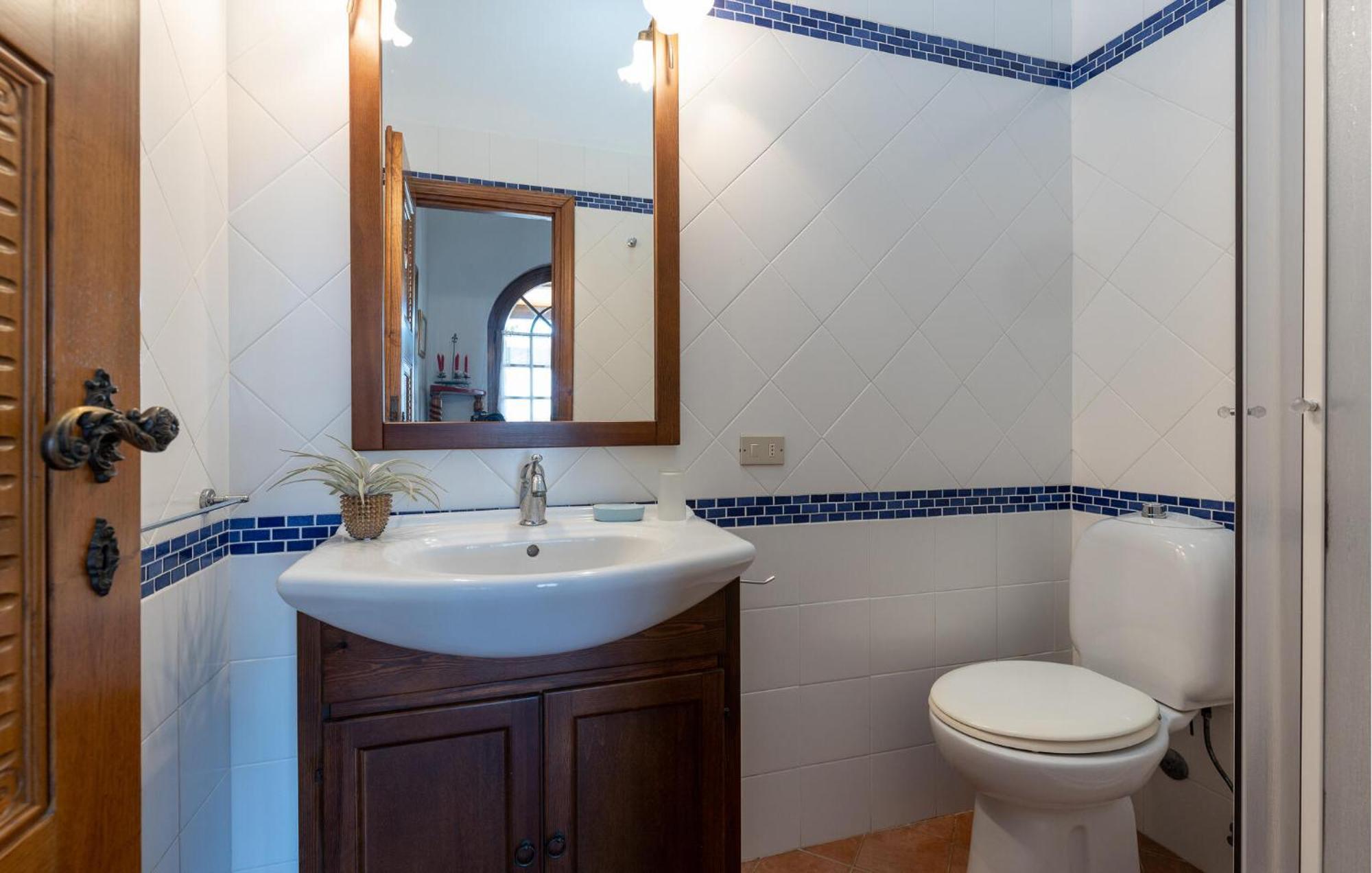 Beautiful Home In Uzzano Pt With Kitchen エクステリア 写真