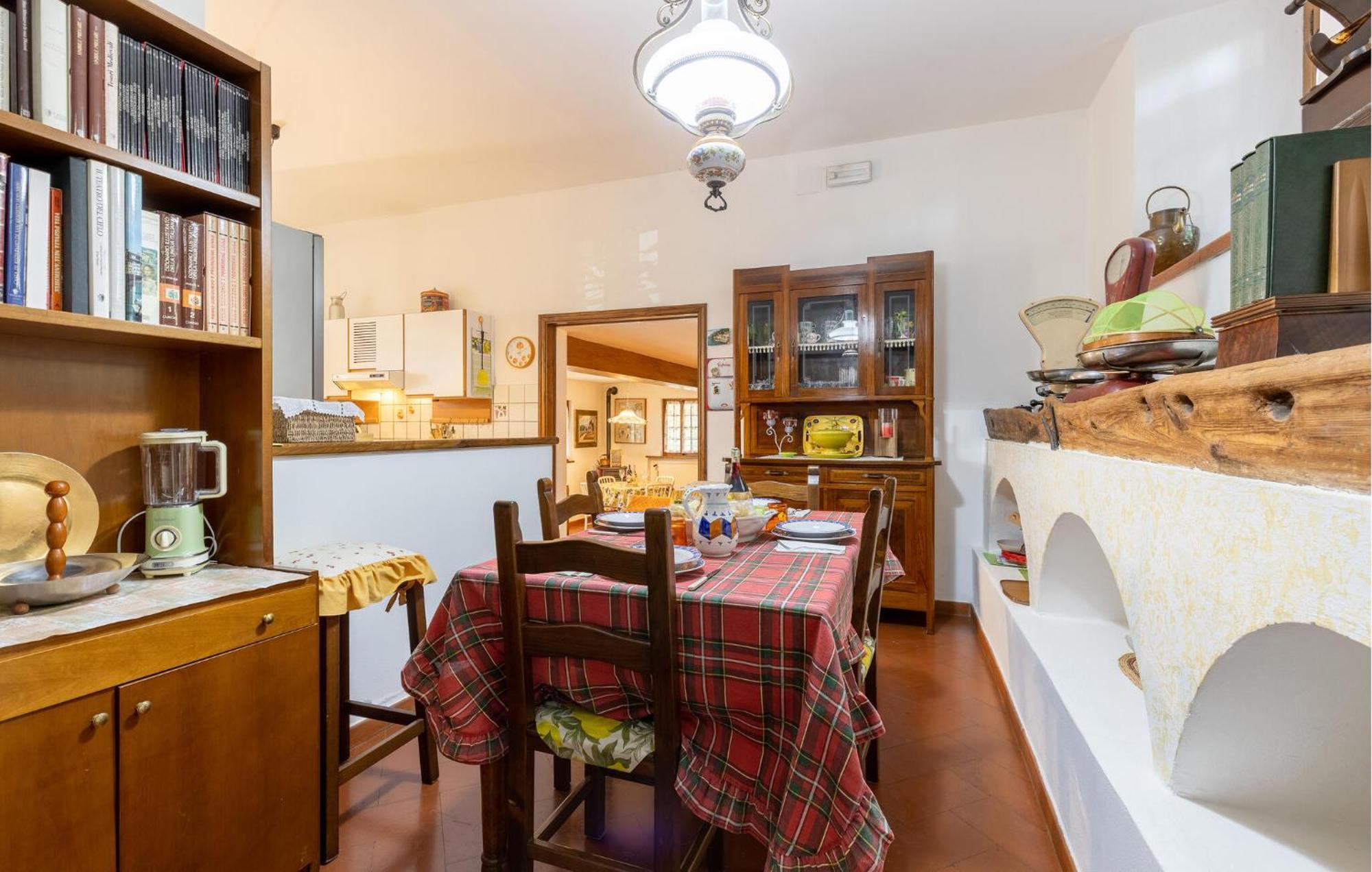 Beautiful Home In Uzzano Pt With Kitchen エクステリア 写真