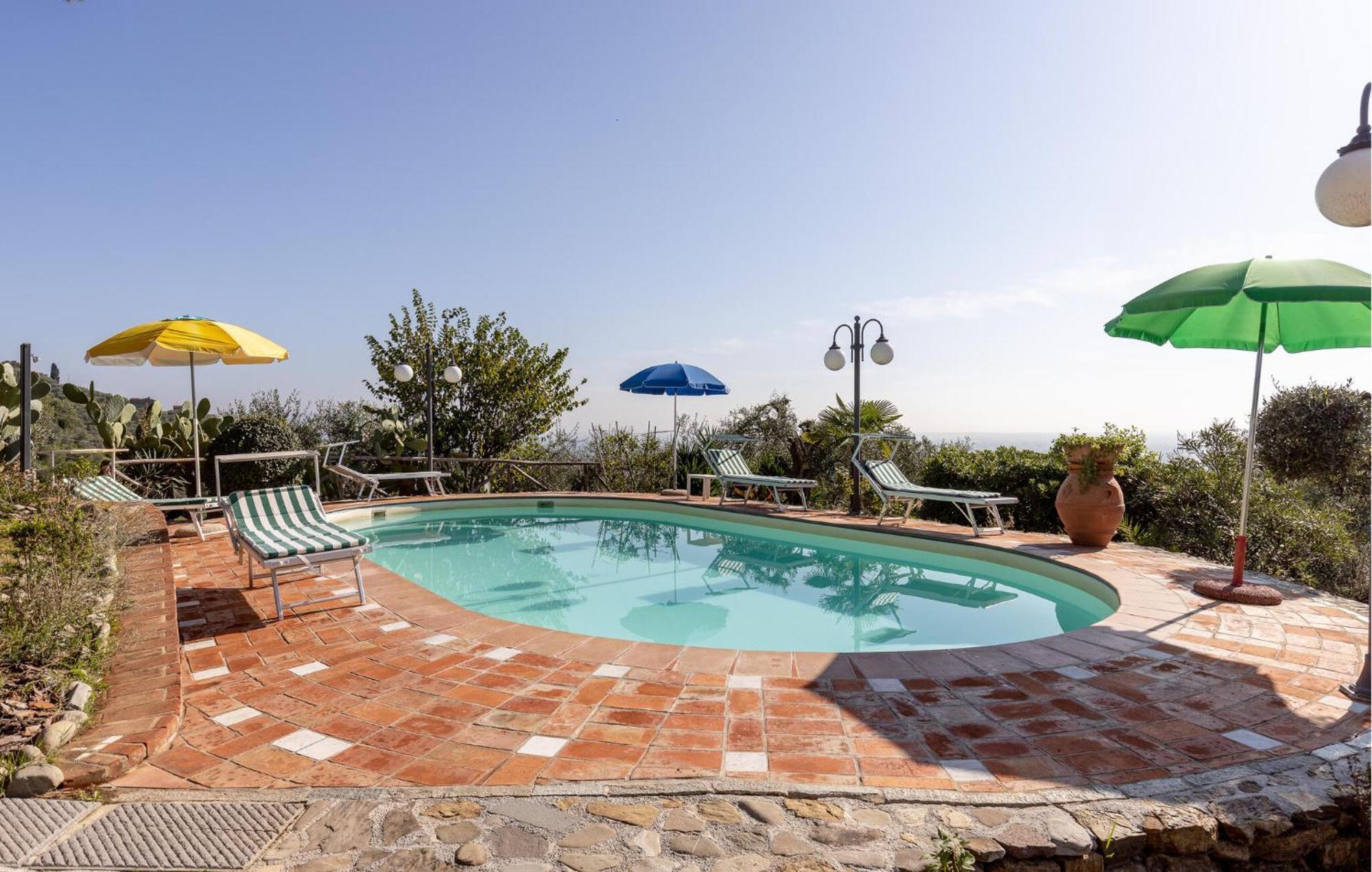 Beautiful Home In Uzzano Pt With Kitchen エクステリア 写真