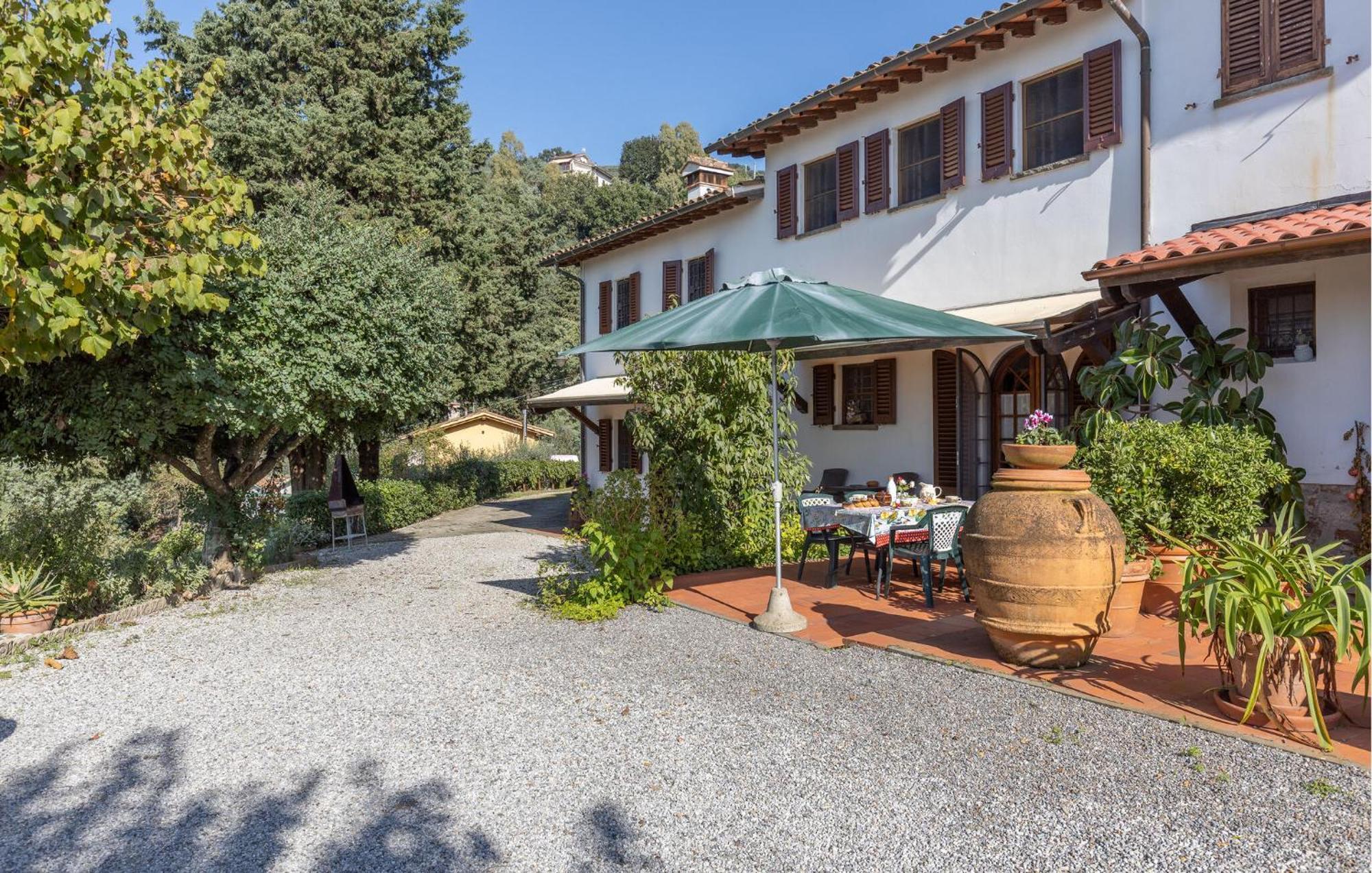 Beautiful Home In Uzzano Pt With Kitchen エクステリア 写真